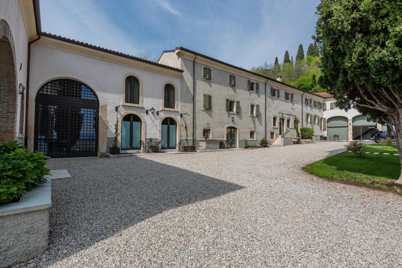 Relais Le Coste Hotel Lavagno Bagian luar foto